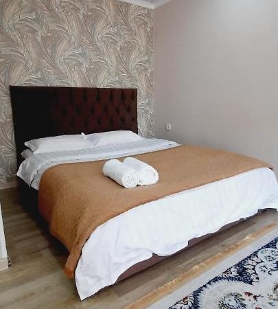 Cosy flat Apartment Семей Екстериор снимка