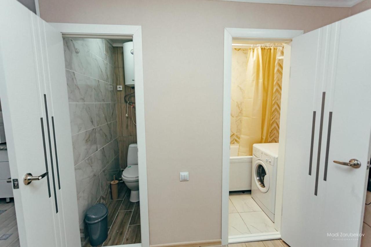 Cosy flat Apartment Семей Екстериор снимка